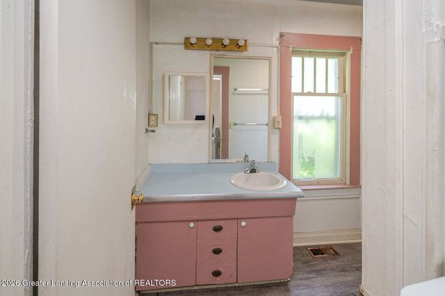 1433 Bailey Street, Lansing, MI 48910