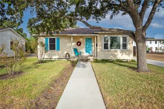 518 Chase Dr, Corpus Christi, TX 78412