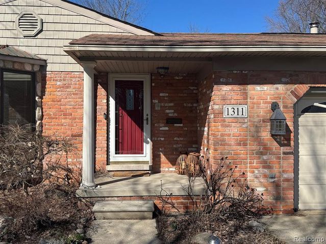 1311 Ottawa Drive, Royal Oak, MI 48073