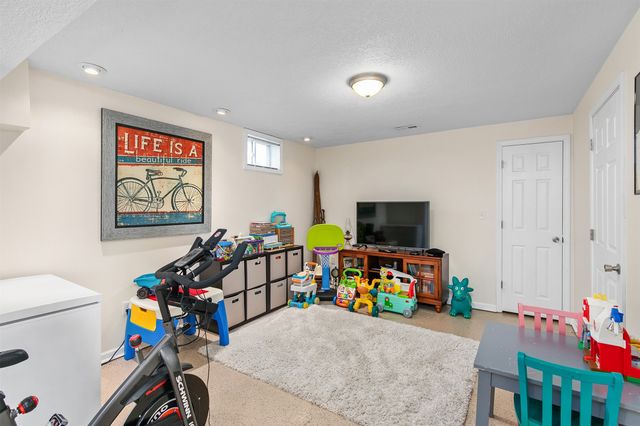 118 21st Street SW, Altoona, IA 50009