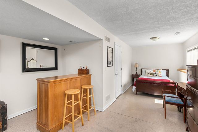 118 21st Street SW, Altoona, IA 50009