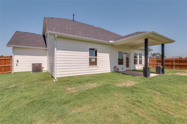625 Kyle Drive, Tioga, TX 76271