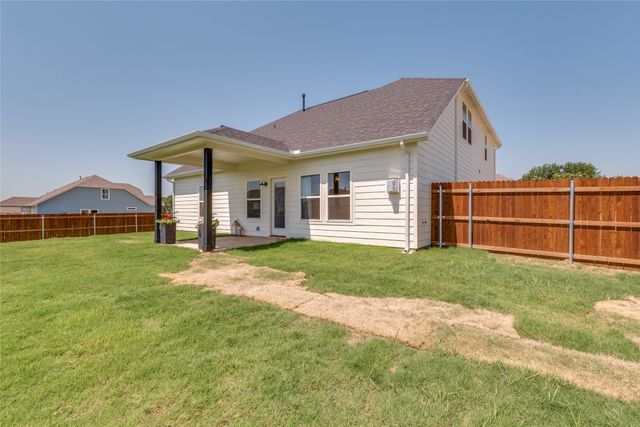625 Kyle Drive, Tioga, TX 76271