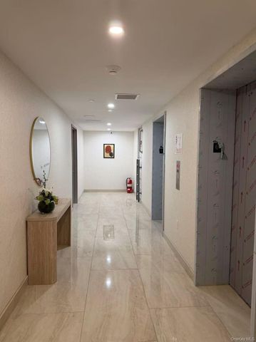 3371 Prince Street 6L, Flushing, NY 11354