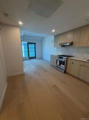 3371 Prince Street 6L, Flushing, NY 11354