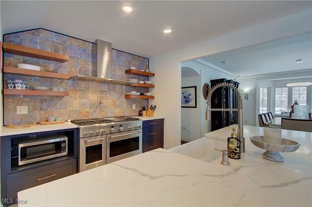 3125 Van Aken Boulevard, Shaker Heights, OH 44120