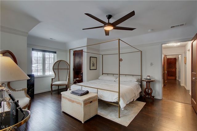 3125 Van Aken Boulevard, Shaker Heights, OH 44120