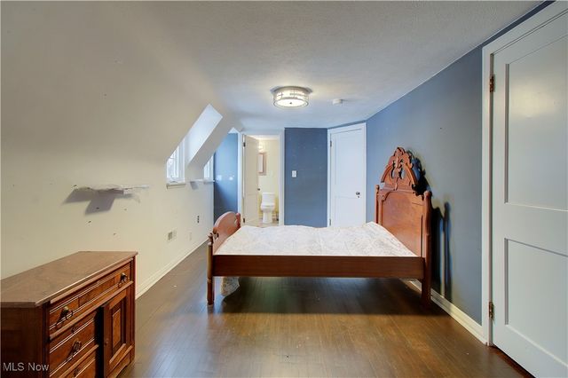 3125 Van Aken Boulevard, Shaker Heights, OH 44120