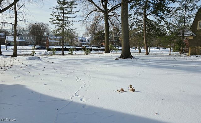 3125 Van Aken Boulevard, Shaker Heights, OH 44120