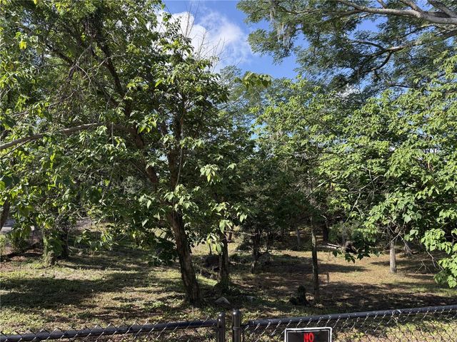 521 E CLAY AVENUE, Brandon, FL 33510