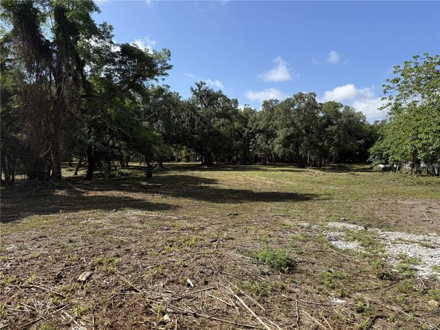 521 E CLAY AVENUE, Brandon, FL 33510