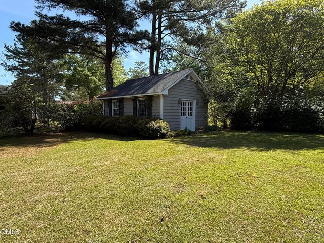 907 Chestnut Drive, Smithfield, NC 27577