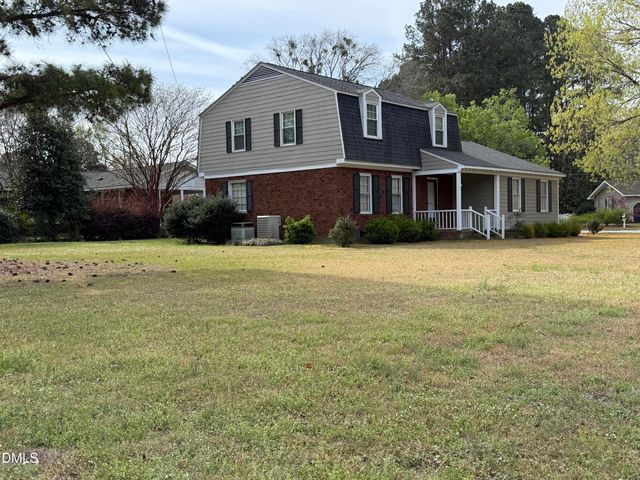 907 Chestnut Drive, Smithfield, NC 27577