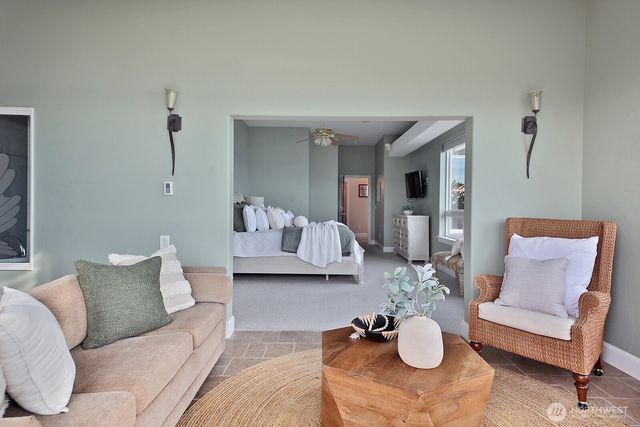 4694 Wrightsman Place, Clinton, WA 98236