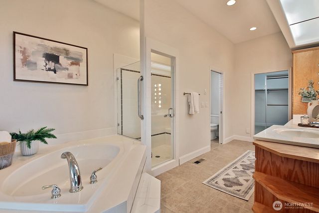 4694 Wrightsman Place, Clinton, WA 98236