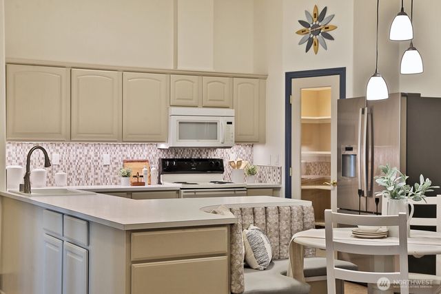 4694 Wrightsman Place, Clinton, WA 98236