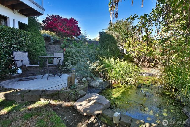 4694 Wrightsman Place, Clinton, WA 98236