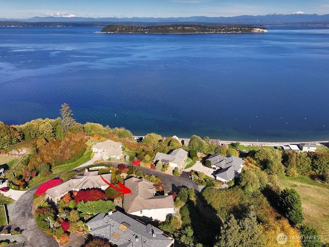 4694 Wrightsman Place, Clinton, WA 98236