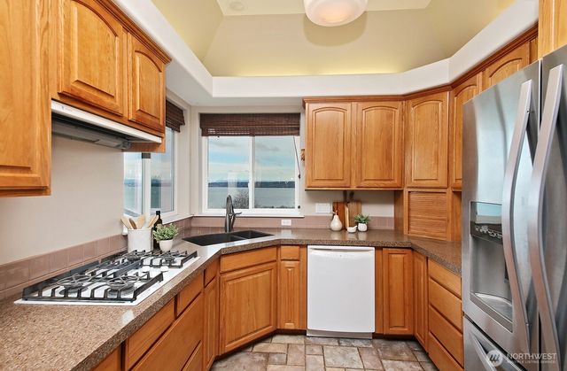 4694 Wrightsman Place, Clinton, WA 98236