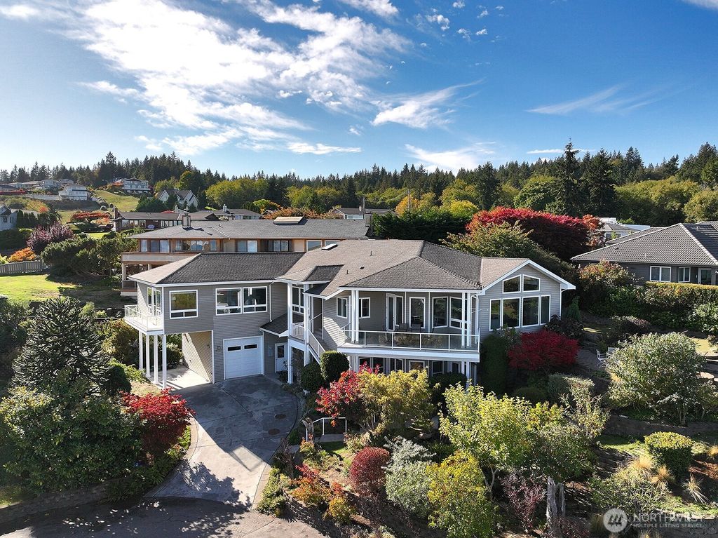 4694 Wrightsman Place, Clinton, WA 98236