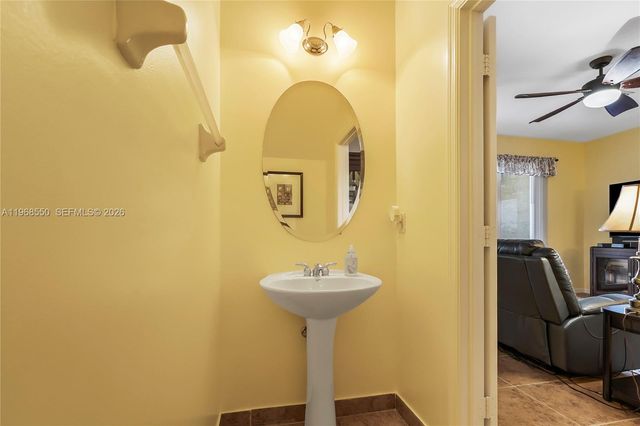 4870 Bonsai Cir 106, Palm Beach Gardens, FL 33418