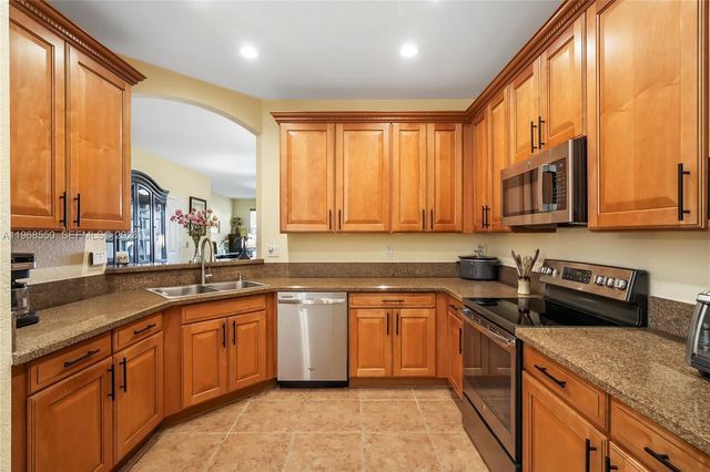 4870 Bonsai Cir 106, Palm Beach Gardens, FL 33418