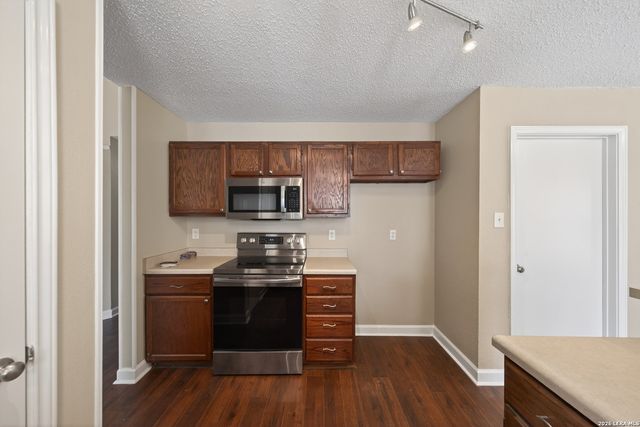 8120 Forest Dawn, Live Oak, TX 78233