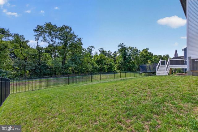 2249 S AUTUMN CHASE DR, Mechanicsburg, PA 17055