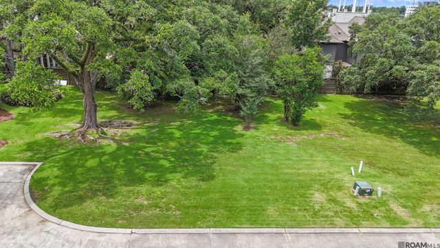 2212 Idle Oaks Dr, Baton Rouge, LA 70808