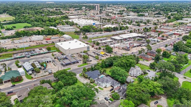 2212 Idle Oaks Dr, Baton Rouge, LA 70808