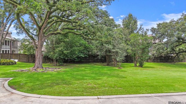2212 Idle Oaks Dr, Baton Rouge, LA 70808