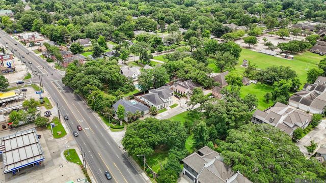 2212 Idle Oaks Dr, Baton Rouge, LA 70808