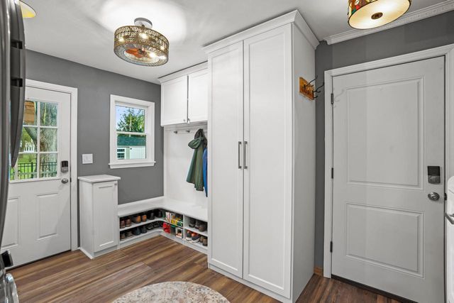 2412 W Chestnut ROAD, Mequon, WI 53092