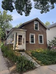 132 N Franklin Street, Madison, WI 53703