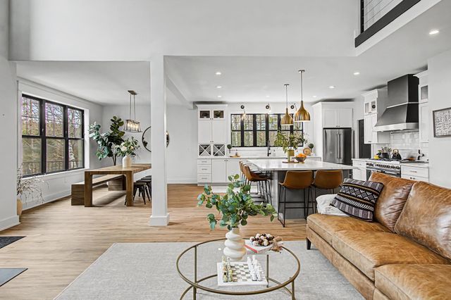 77 Two Ponds Road, Warren, VT 05674