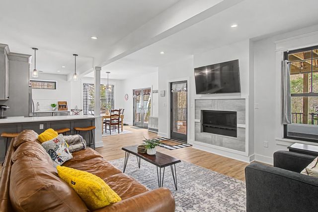 77 Two Ponds Road, Warren, VT 05674