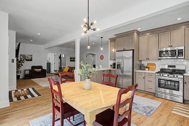 77 Two Ponds Road, Warren, VT 05674