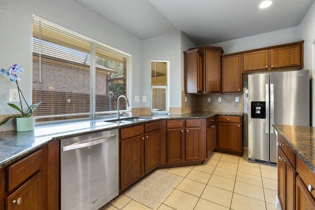 212 Lismore ST, Hutto, TX 78634