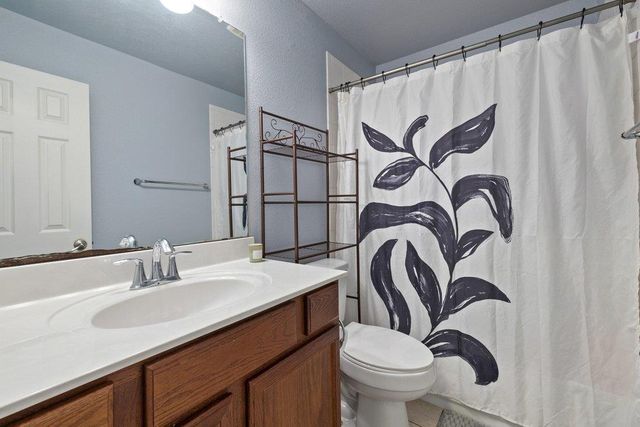 212 Lismore ST, Hutto, TX 78634
