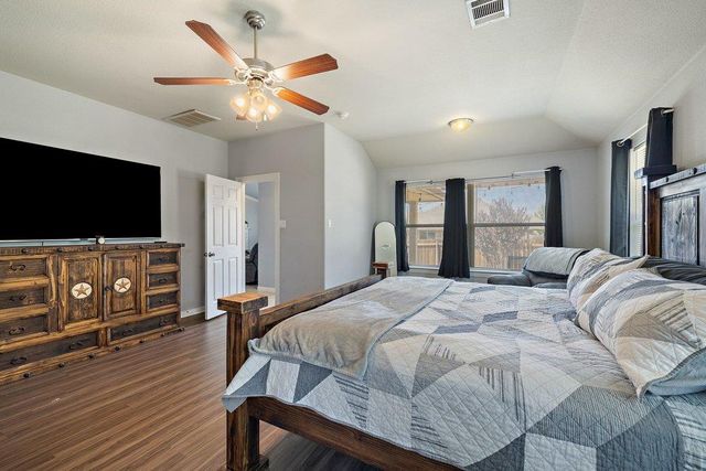 212 Lismore ST, Hutto, TX 78634
