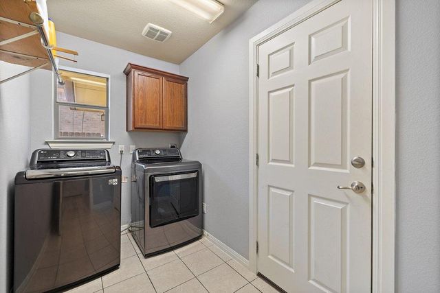 212 Lismore ST, Hutto, TX 78634