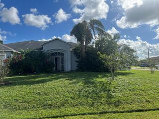5811 NW Argo Court, Port St Lucie, FL 34986