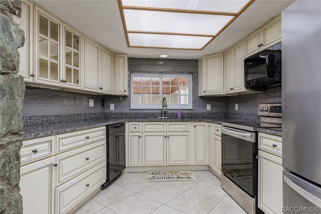 1975 W Belgrade Drive, Dunnellon, FL 34434