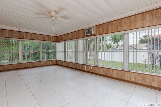 1975 W Belgrade Drive, Dunnellon, FL 34434