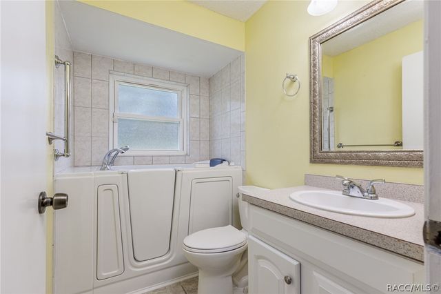 1975 W Belgrade Drive, Dunnellon, FL 34434