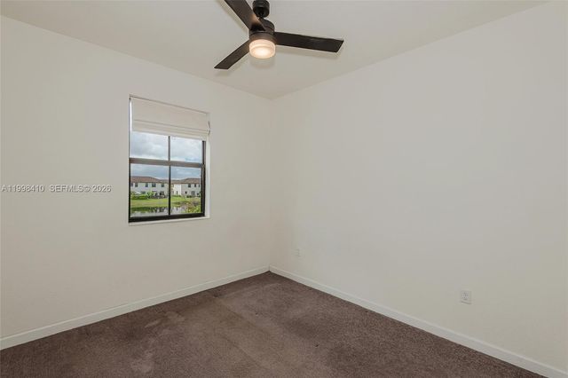 8903 NW 184th Ter, Miami Lakes, FL 33018