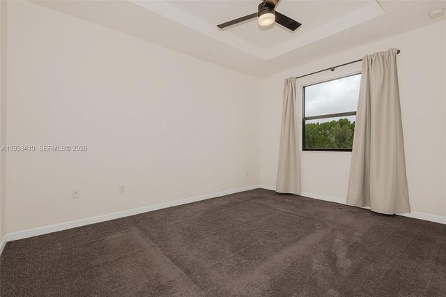 8903 NW 184th Ter, Miami Lakes, FL 33018