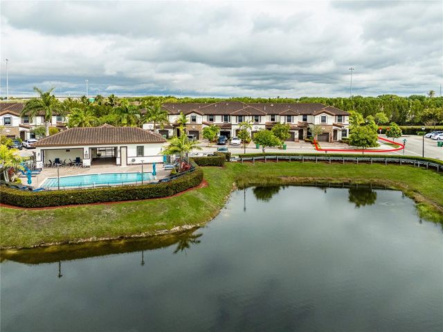 8903 NW 184th Ter, Miami Lakes, FL 33018