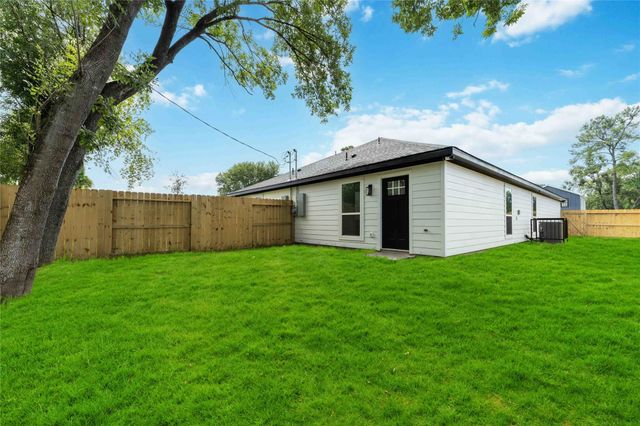 9001 Nyssa Street A, Houston, TX 77078
