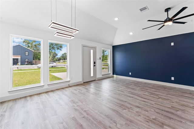 9001 Nyssa Street A, Houston, TX 77078